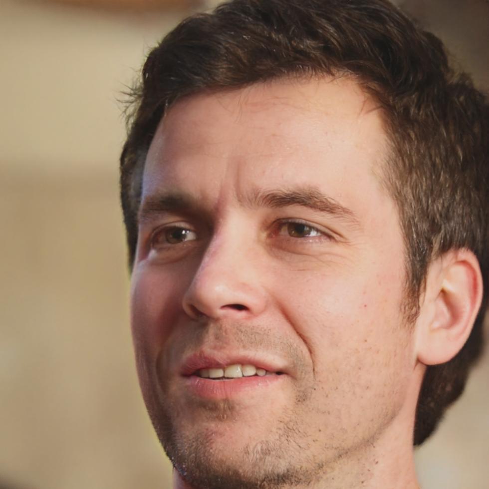 Portrait de Marc Dubois, expert en analyse financière
